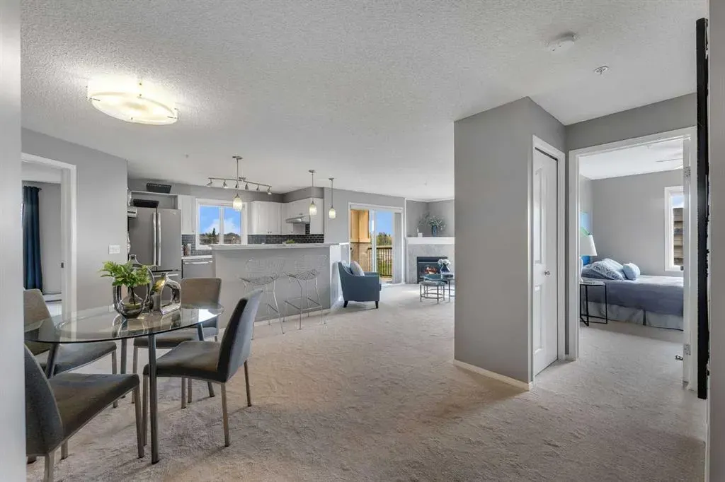 304 Mackenzie Way SW, #8328