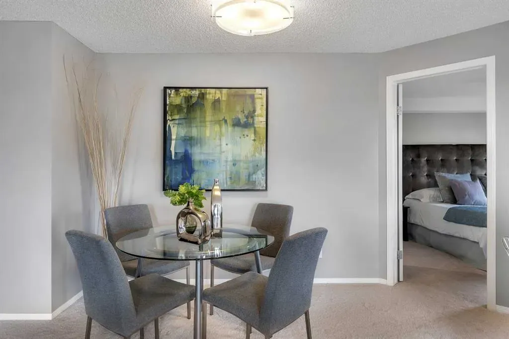 304 Mackenzie Way SW, #8328
