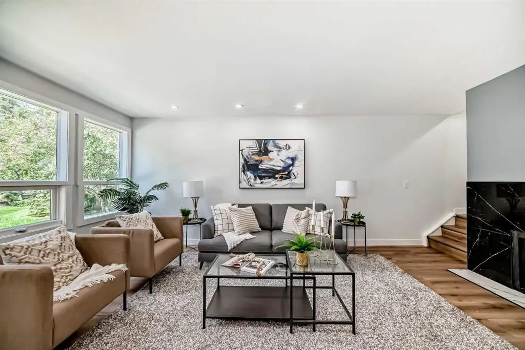 544 Blackthorn Road NE, #404