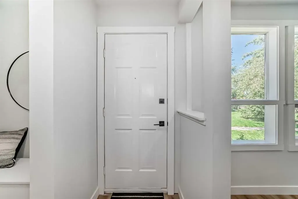 544 Blackthorn Road NE, #404
