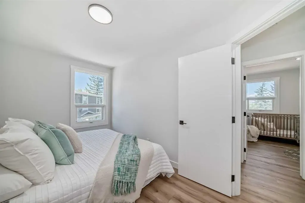 544 Blackthorn Road NE, #404