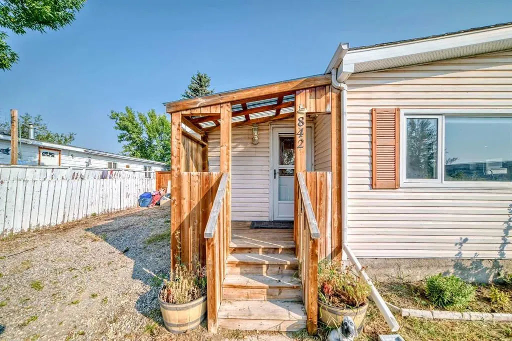 842 Briarwood Road