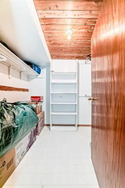 44 Gladstone Gardens SW