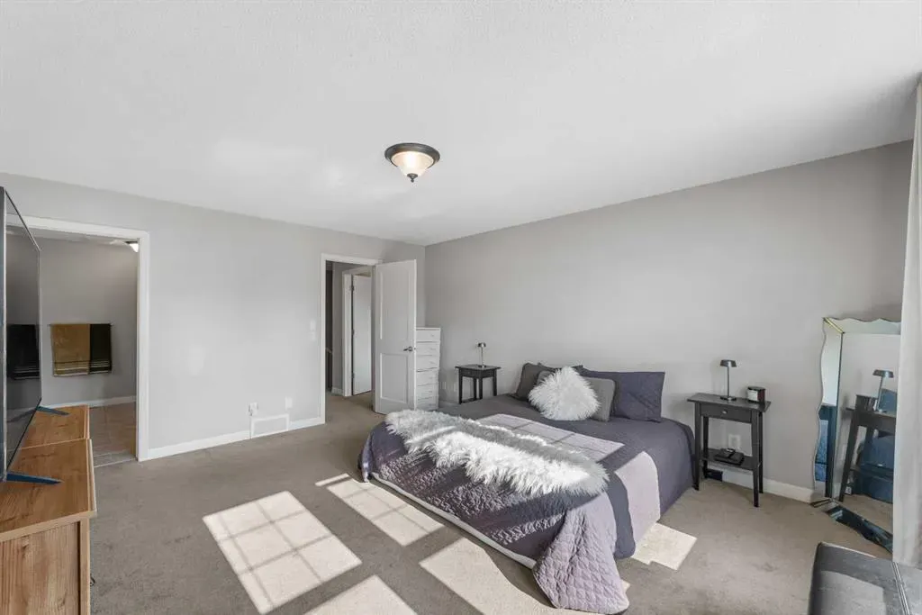 86 Auburn Glen Circle SE
