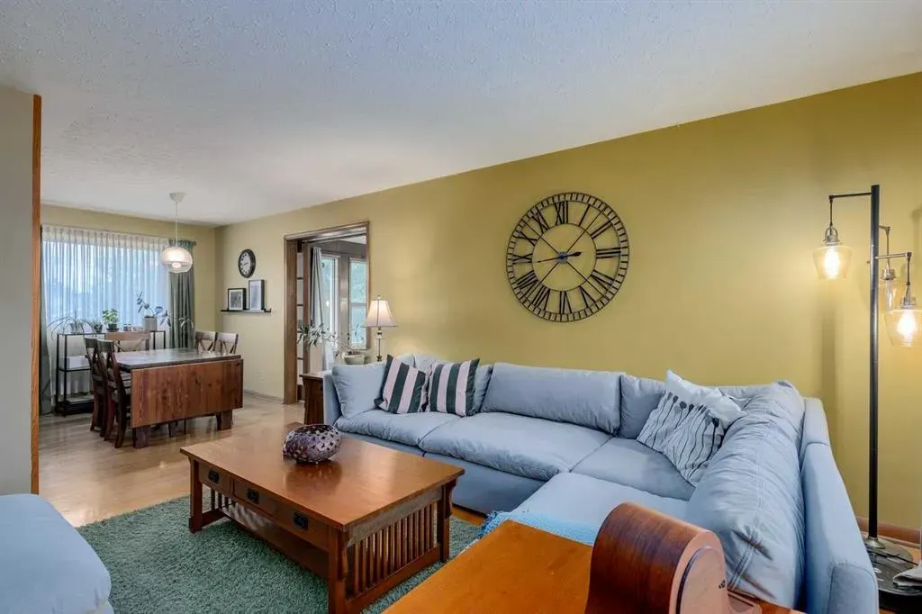 27 Winchester Crescent SW