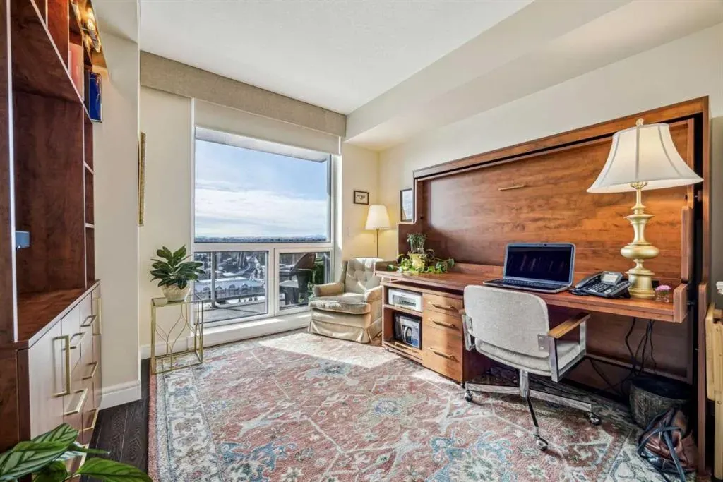 817 15 Avenue SW, #2002