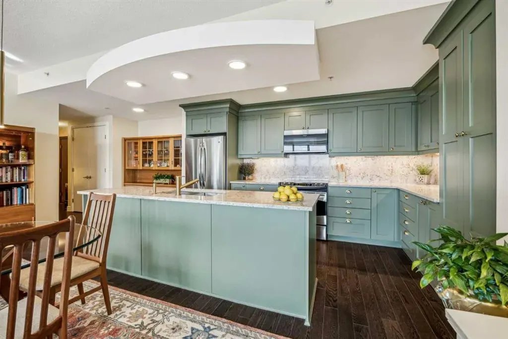 817 15 Avenue SW, #2002
