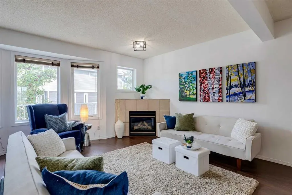 396 Regal Park NE