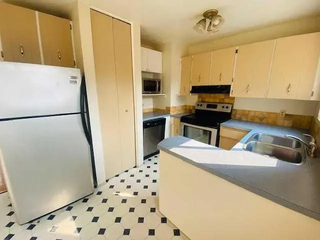 441 SWITZER Drive, #20