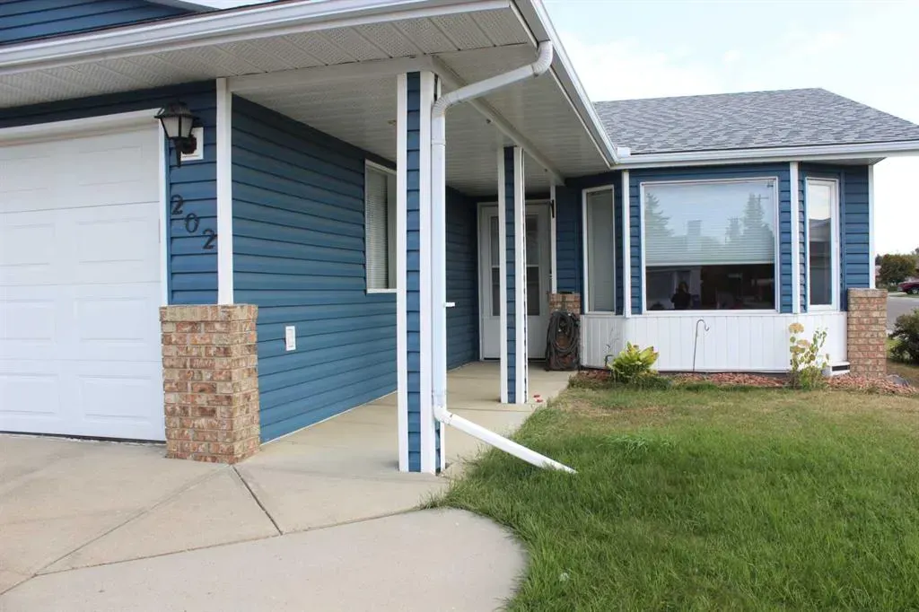 202 Ebert Close W