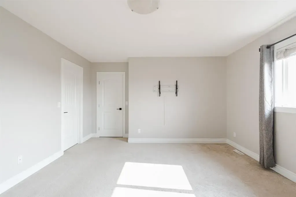 223 Rattlepan Creek Crescent