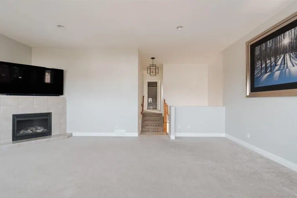 223 Rattlepan Creek Crescent