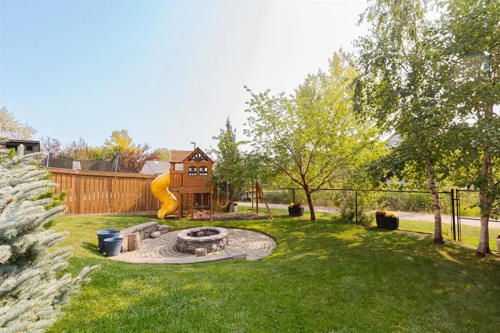 223 Rattlepan Creek Crescent
