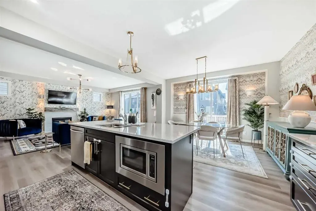 37 Carrington Circle NW