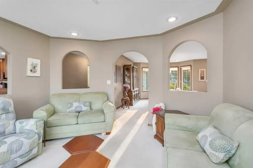 83 Oberlin Avenue