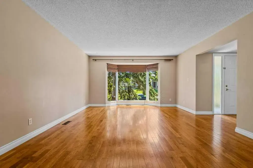 320 Parkridge Way SE