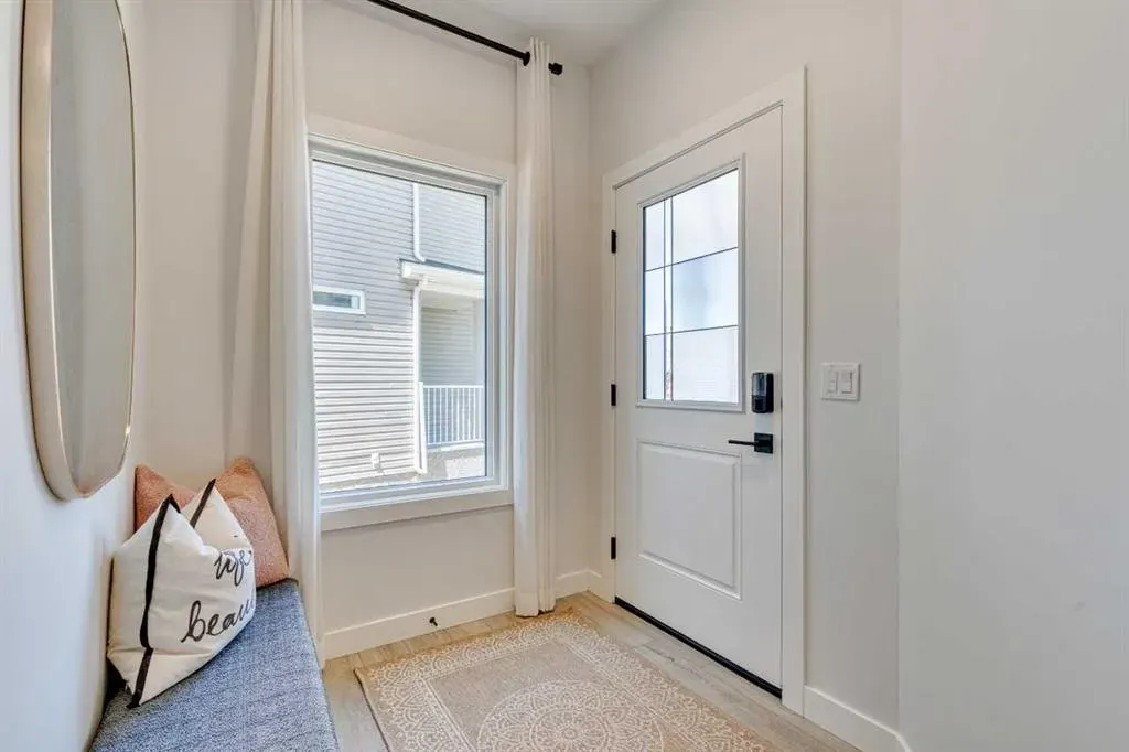 137 Versant Rise SW