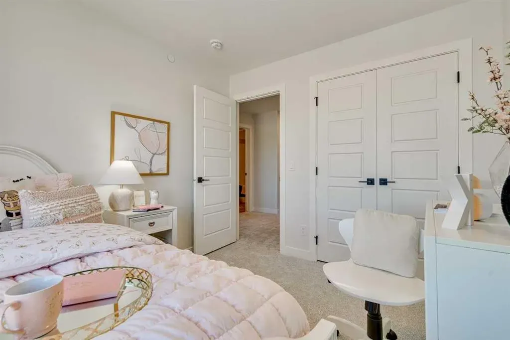 137 Versant Rise SW