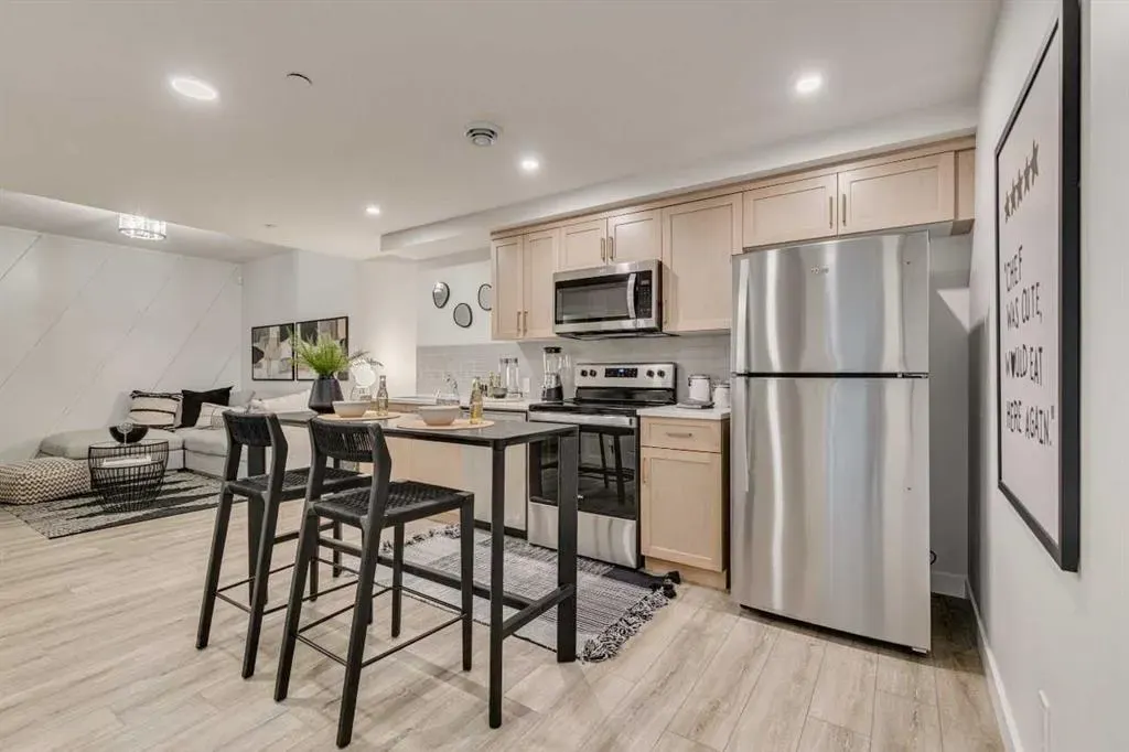 137 Versant Rise SW