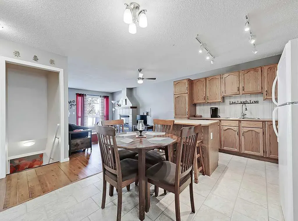 120 Freeman Way NW