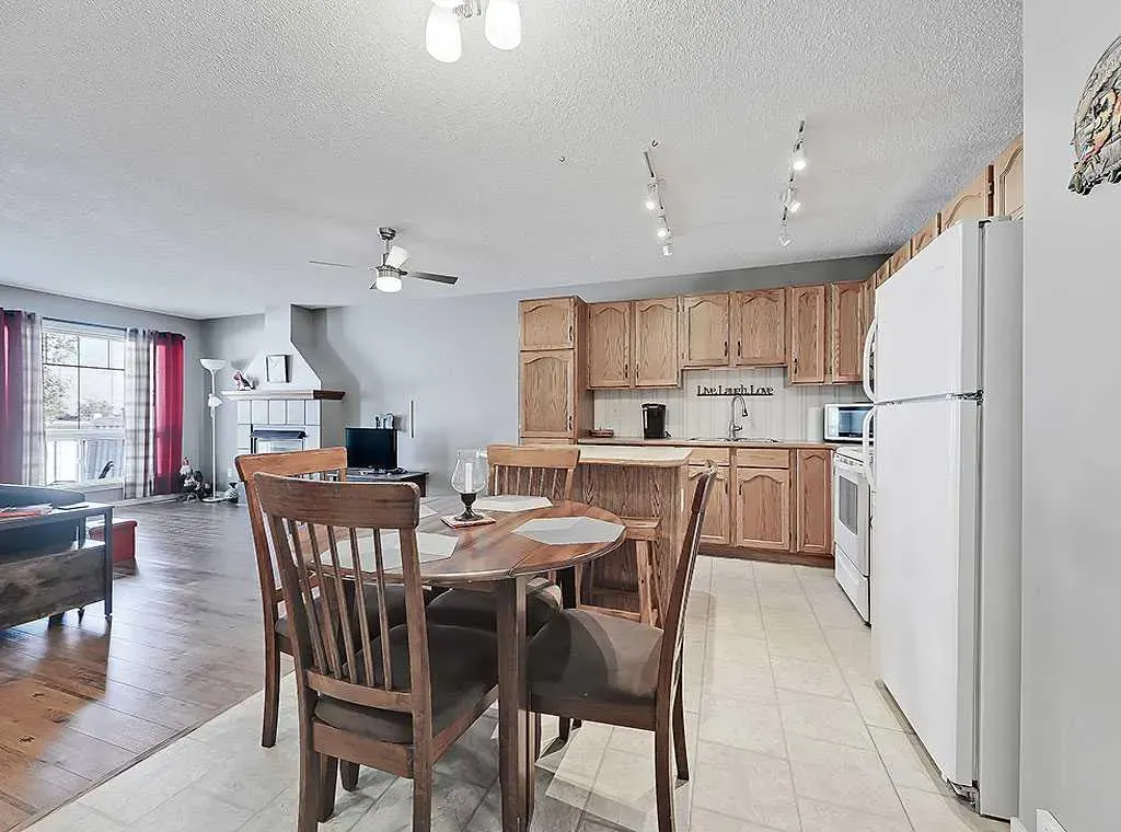 120 Freeman Way NW