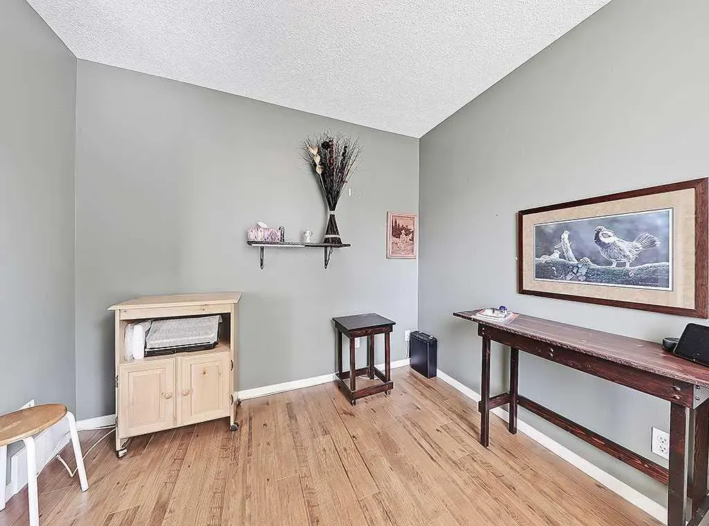 120 Freeman Way NW