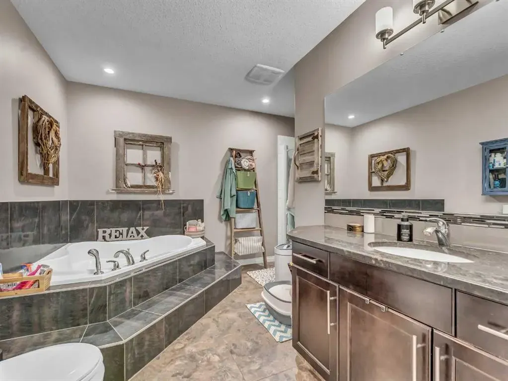 518 Somerside View SE