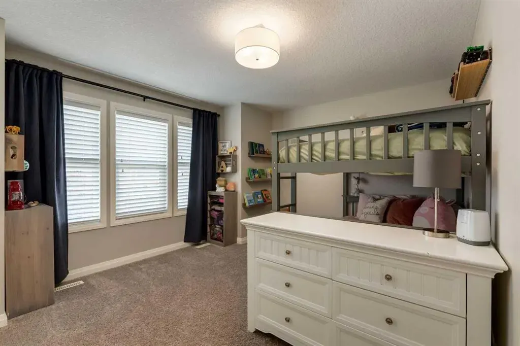 101 Auburn Meadows Crescent SE