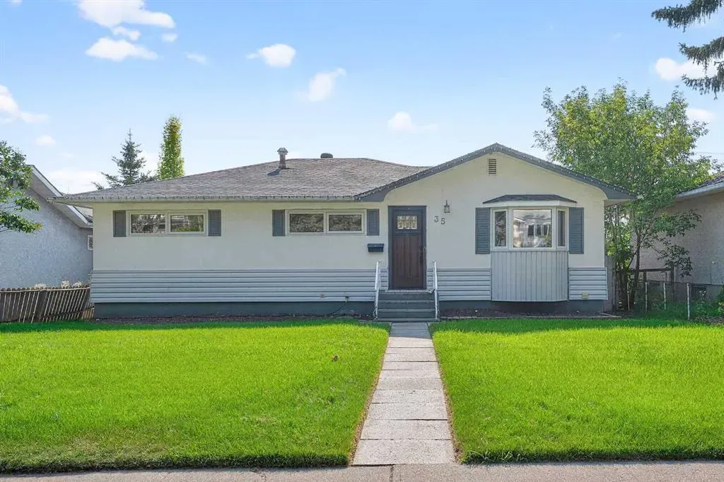 35 Collingwood Place NW
