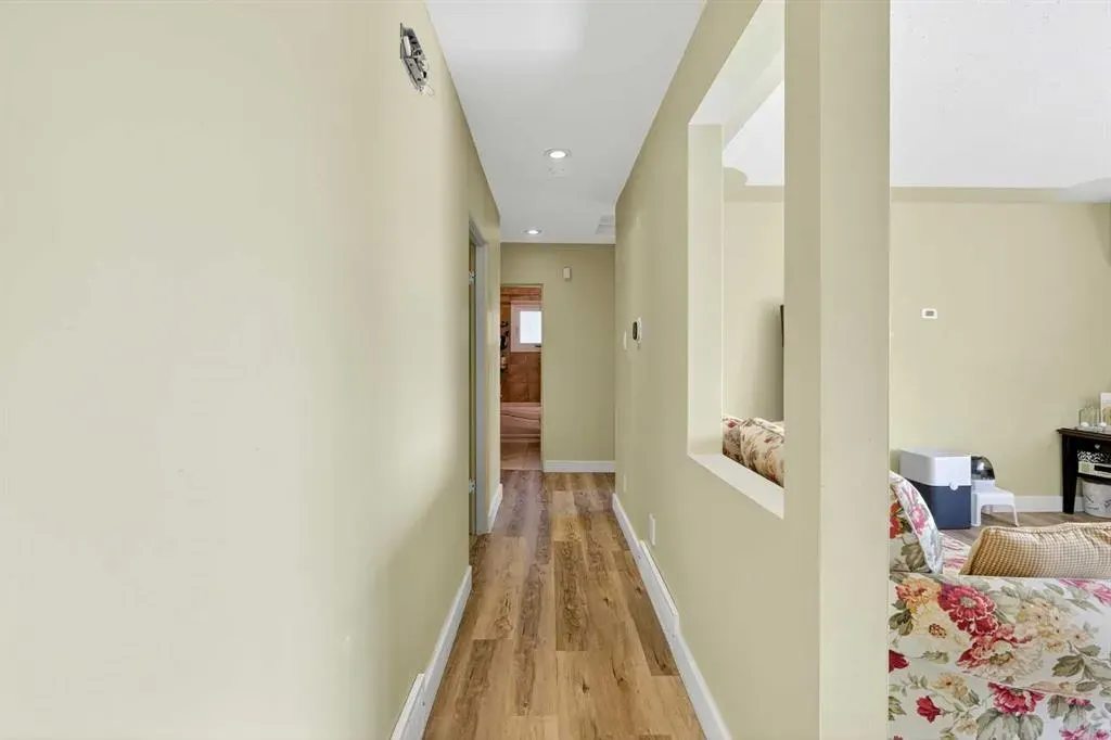 35 Collingwood Place NW