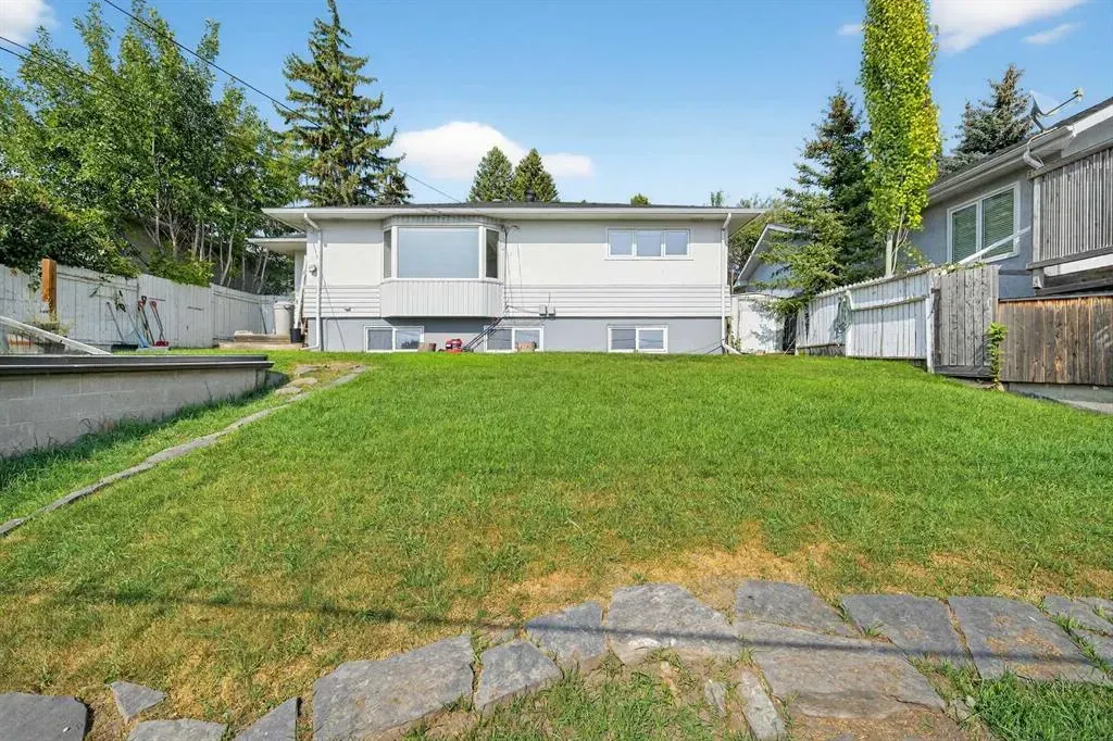 35 Collingwood Place NW