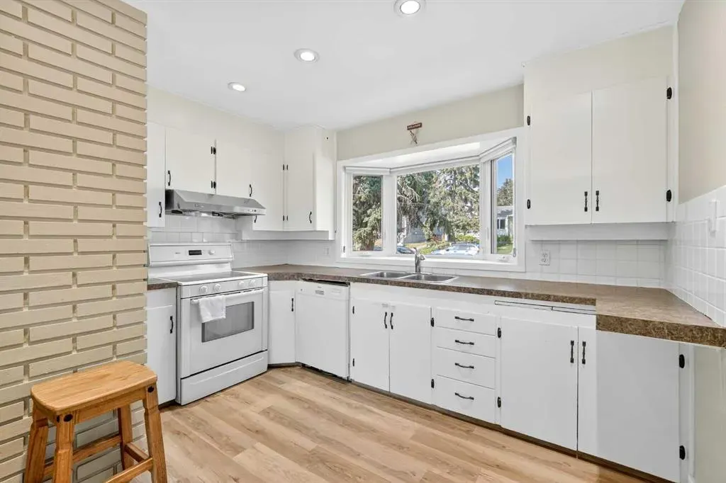 35 Collingwood Place NW