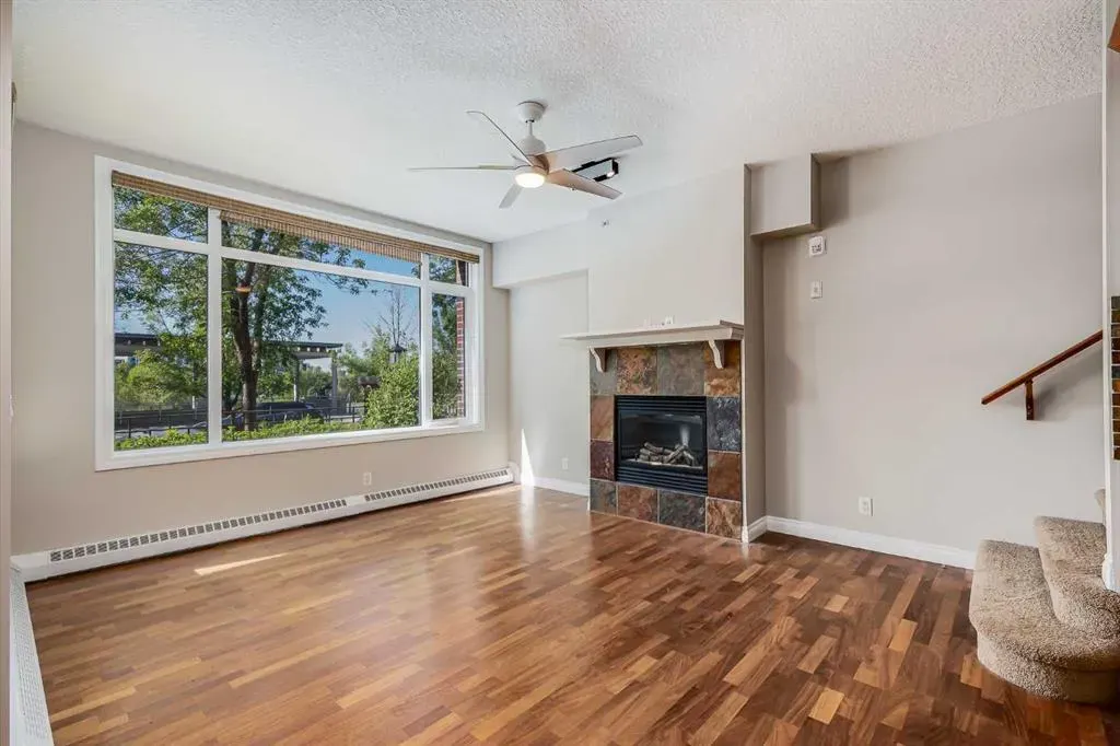 990 Centre Avenue NE, #106