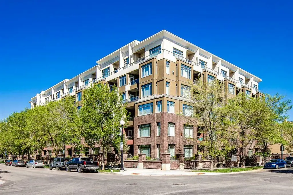 990 Centre Avenue NE, #106