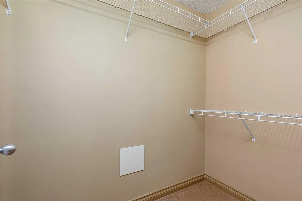 990 Centre Avenue NE, #106