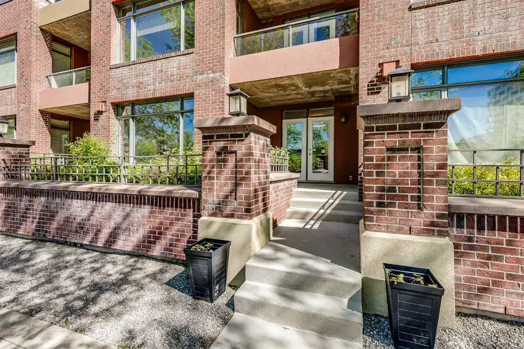 990 Centre Avenue NE, #106