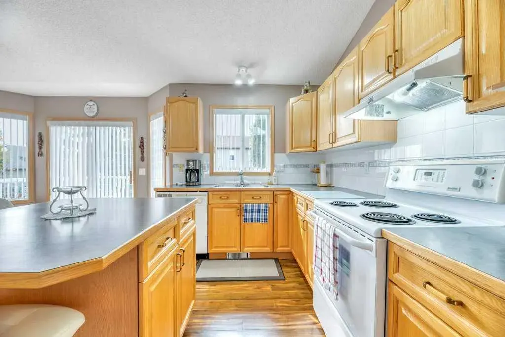 141 West Creek Crescent