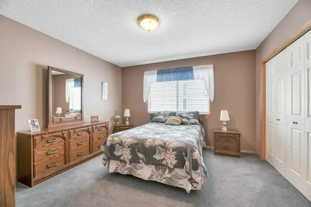 141 West Creek Crescent