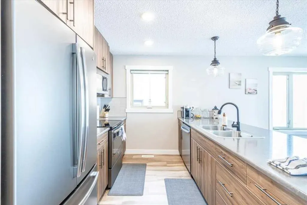 33 Lakeshore Drive