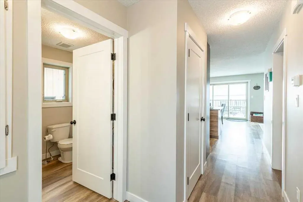 33 Lakeshore Drive