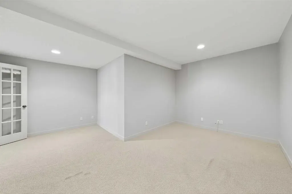 46 Valley Ponds Way NW