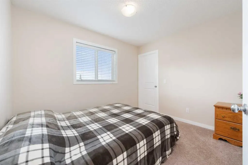 106 Panora Road NW