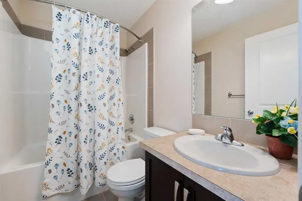 106 Panora Road NW