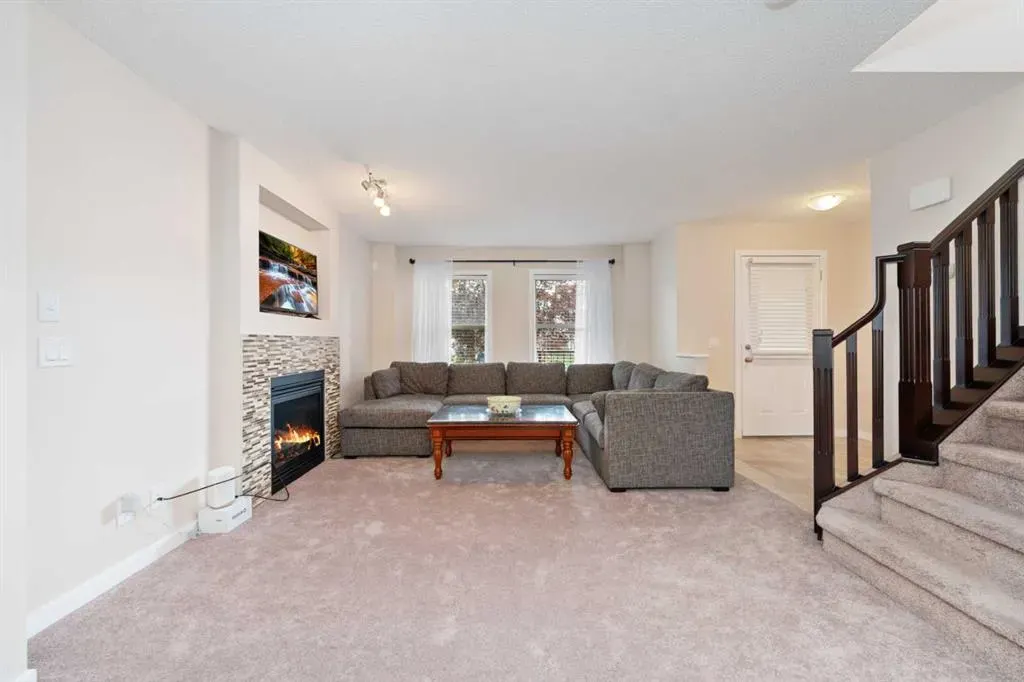 106 Panora Road NW