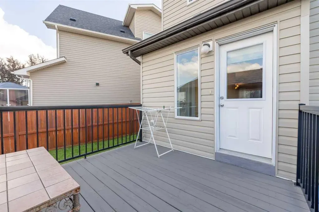 106 Panora Road NW