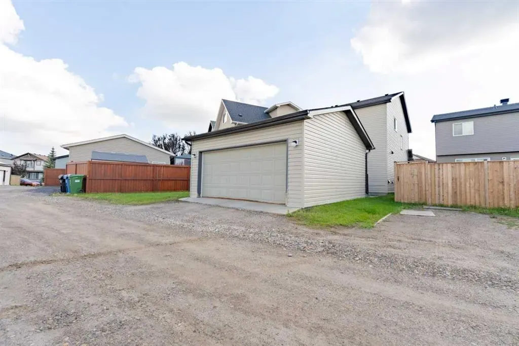 106 Panora Road NW