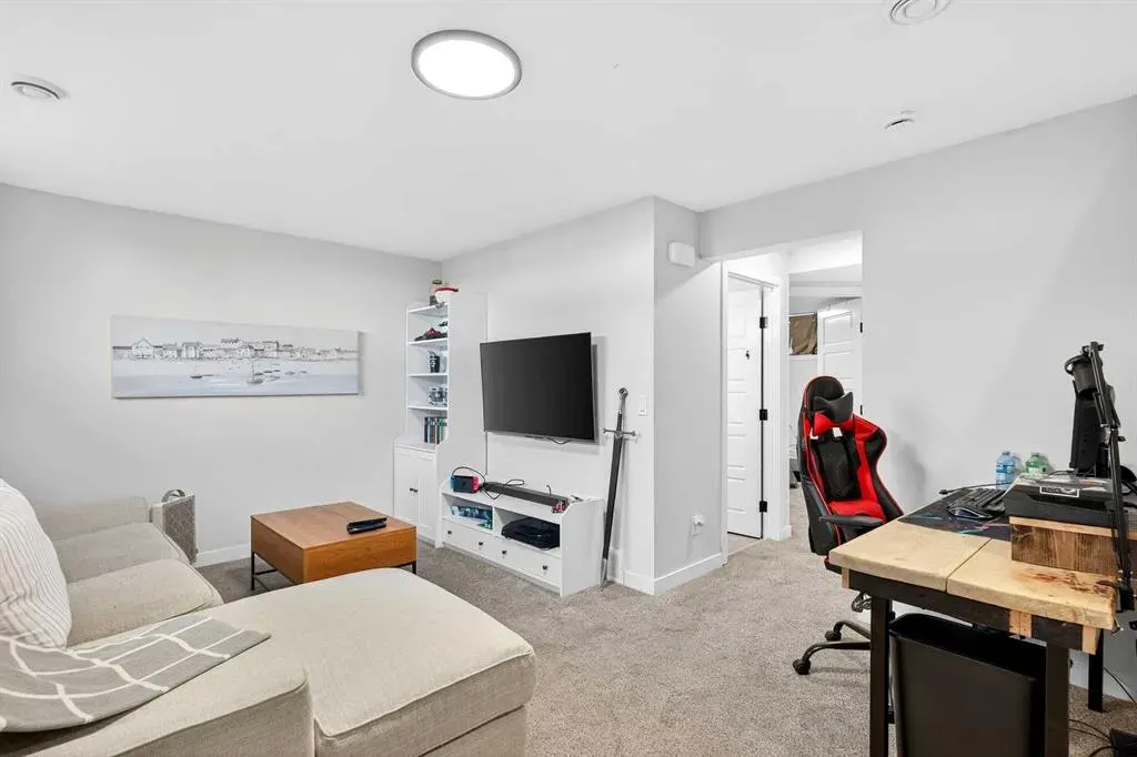 121 Ellen Close