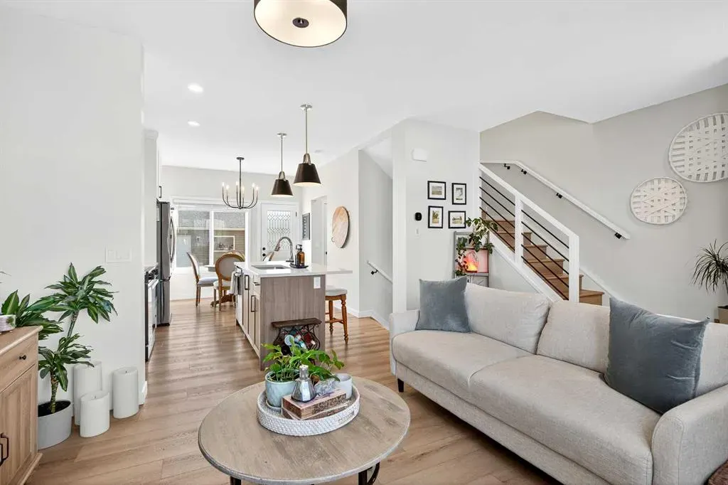 121 Ellen Close