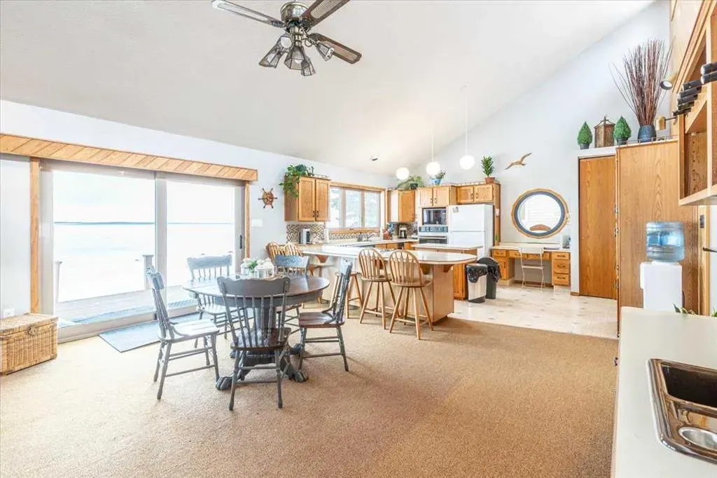 35 Lakeshore Drive