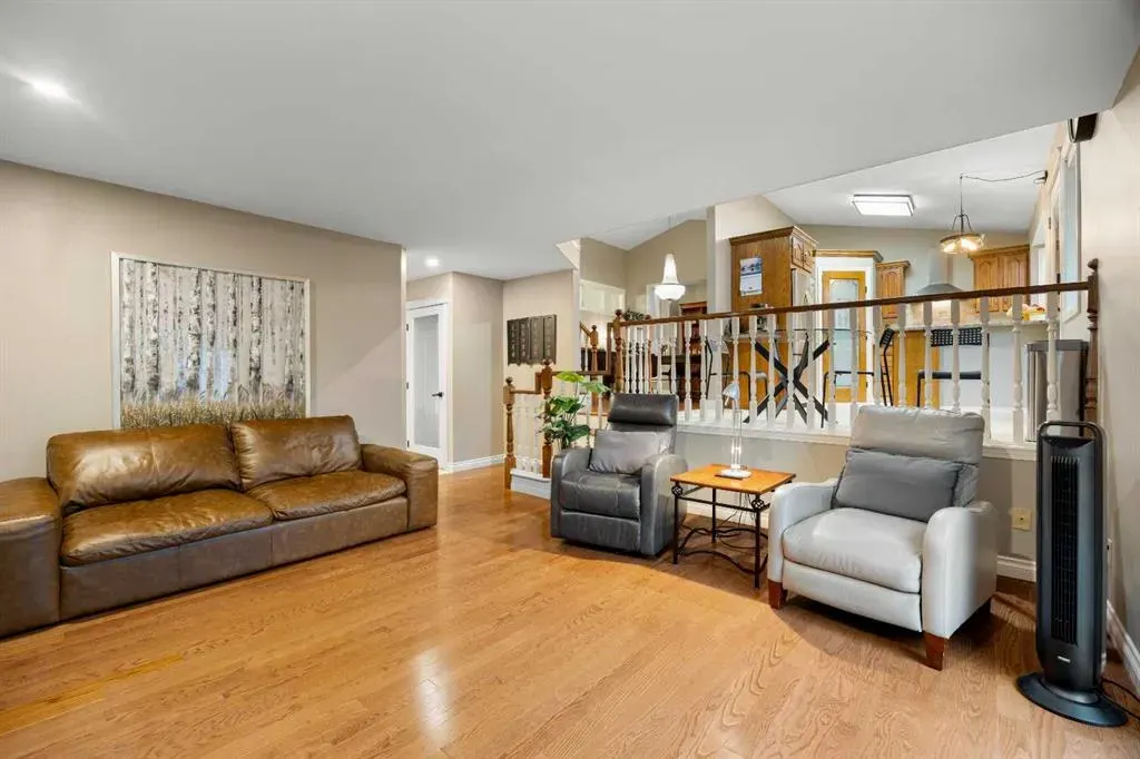 182 Scenic Glen Close NW